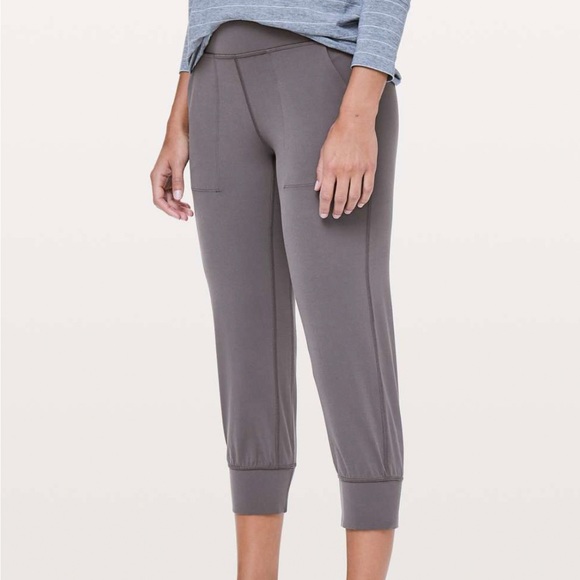 lululemon athletica Pants - Lululemon Align Jogger Crop *23"  MOONPHASE  Pants size 8 EUC